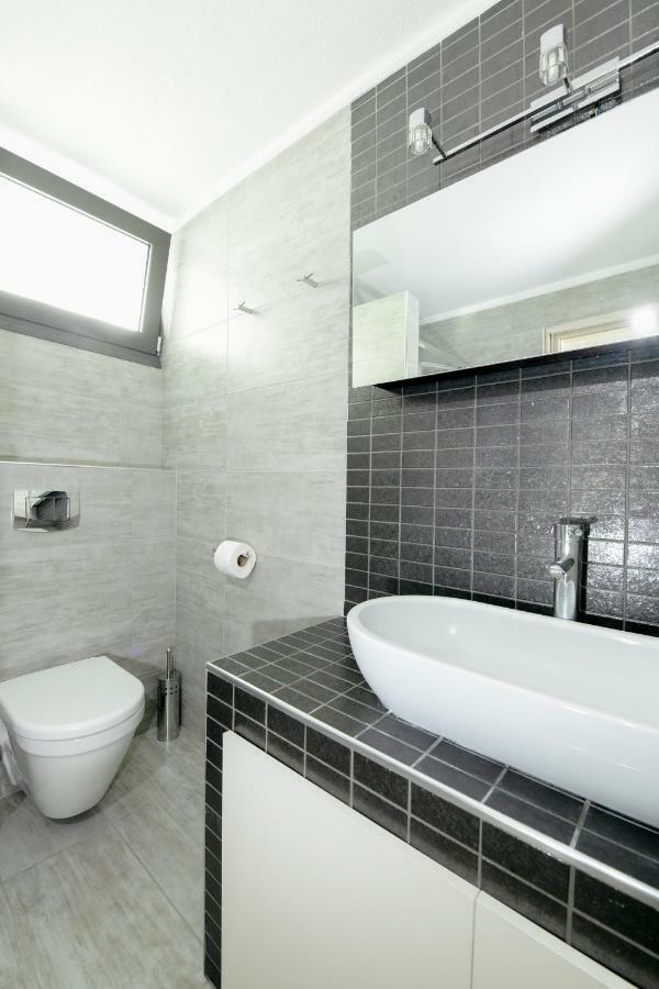 W2 Rooms Kavála ภายนอก รูปภาพ